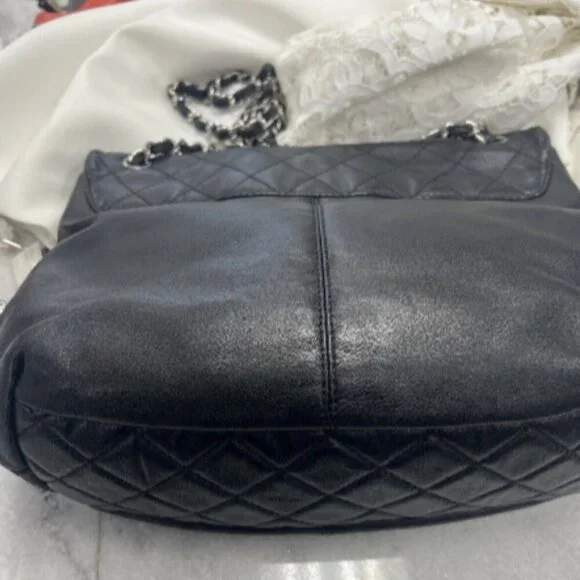 Chanel Lambskin Quilted Large Trianon Messenger Flap black - Picture 9 of 16